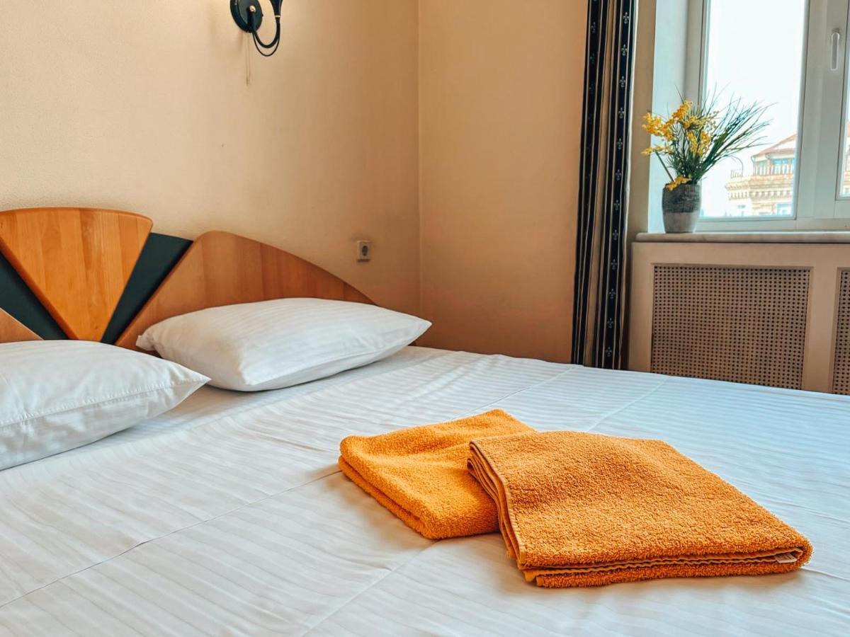 Apartments Rentals Ukraine On Kreshchatik كييف المظهر الخارجي الصورة