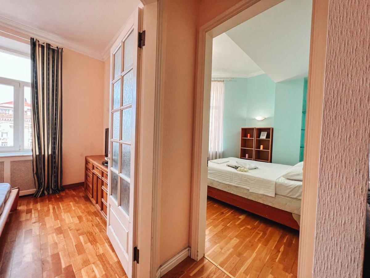 Apartments Rentals Ukraine On Kreshchatik كييف المظهر الخارجي الصورة