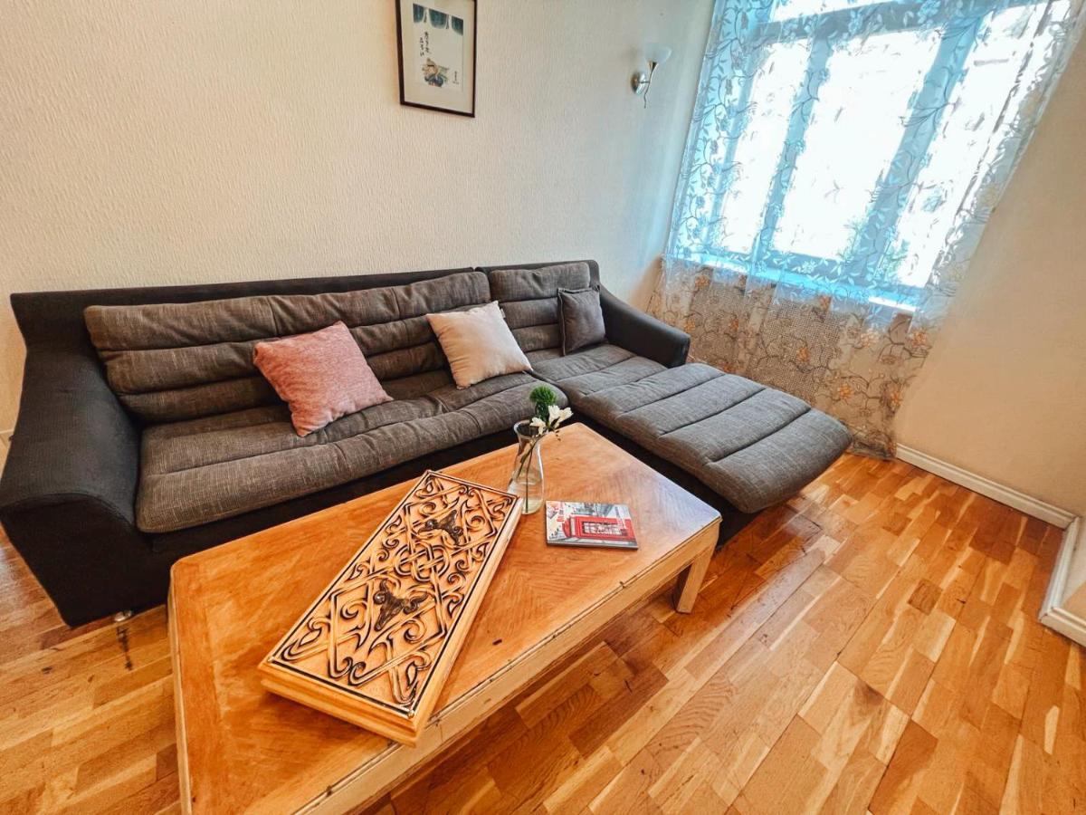 Apartments Rentals Ukraine On Kreshchatik كييف المظهر الخارجي الصورة