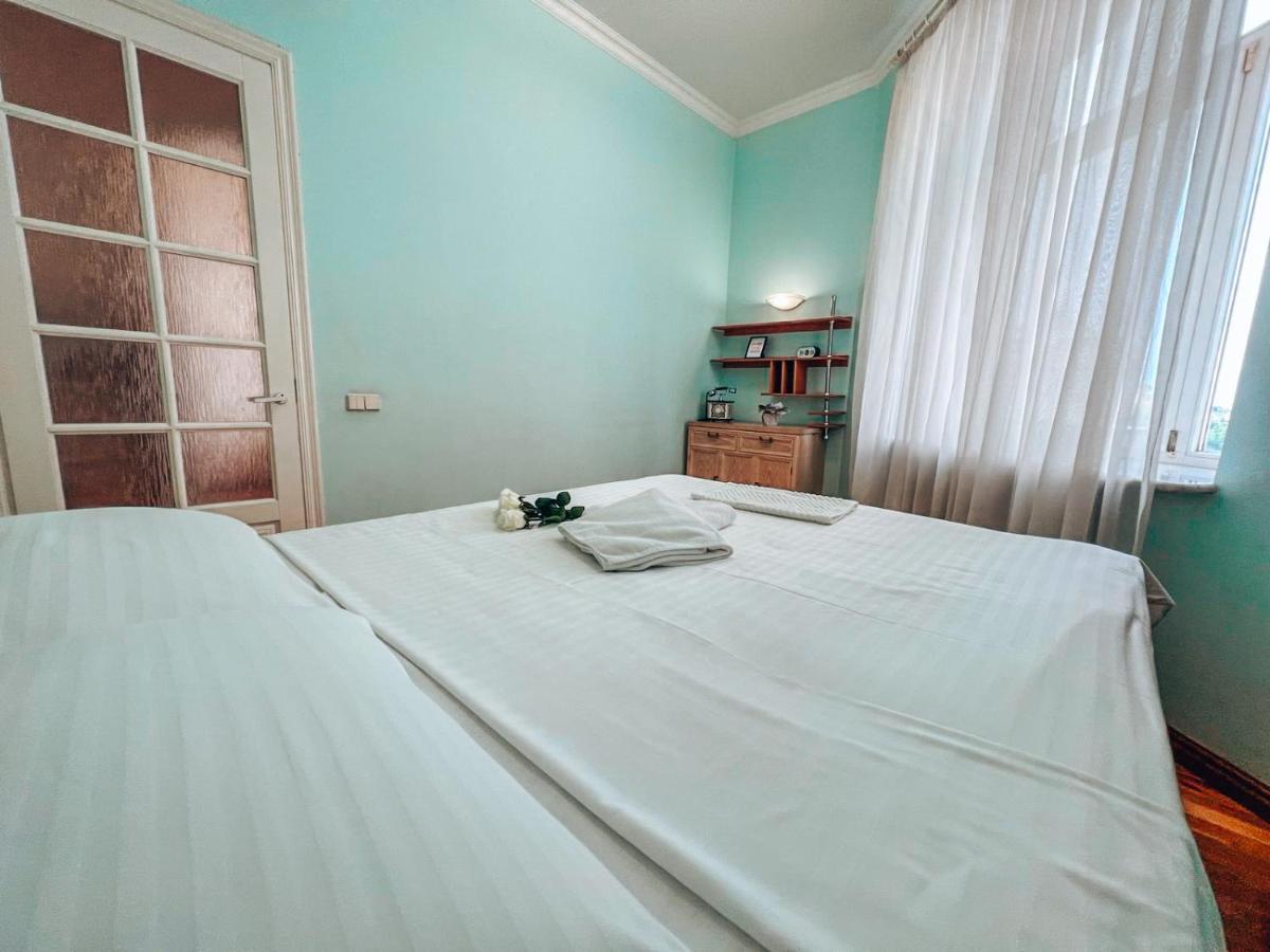 Apartments Rentals Ukraine On Kreshchatik كييف المظهر الخارجي الصورة