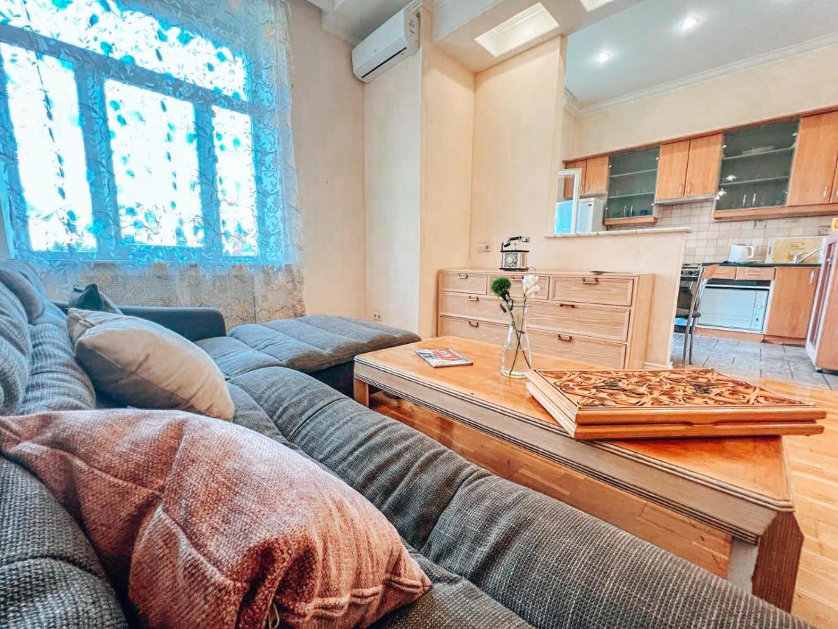 Apartments Rentals Ukraine On Kreshchatik كييف المظهر الخارجي الصورة